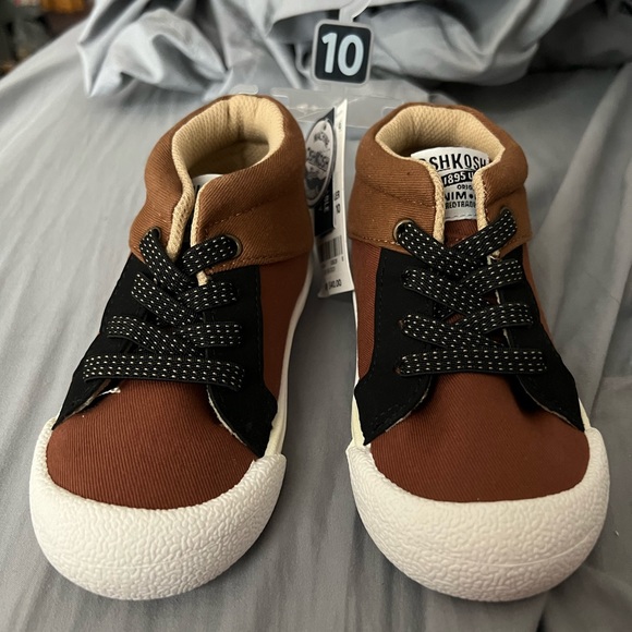 New Oshkosh High top Sneakers - Picture 1 of 8